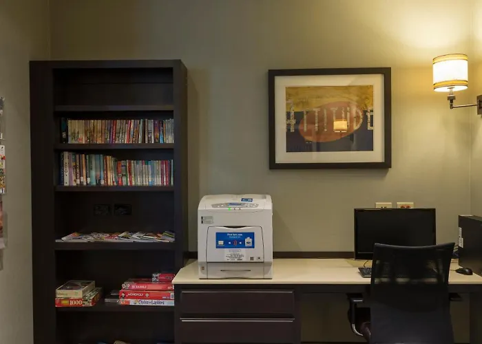 Staybridge By Ihg Fargo