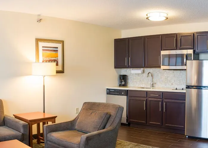Staybridge By Ihg Fargo