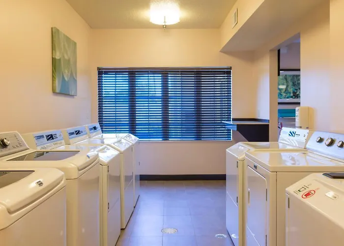 Staybridge By Ihg Fargo