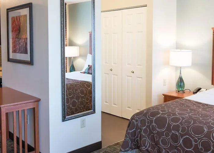 Staybridge By Ihg Fargo