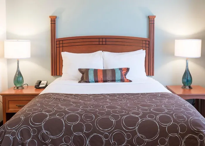 Staybridge By Ihg Fargo