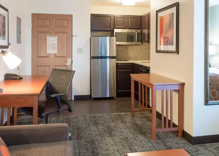 Staybridge By Ihg Fargo